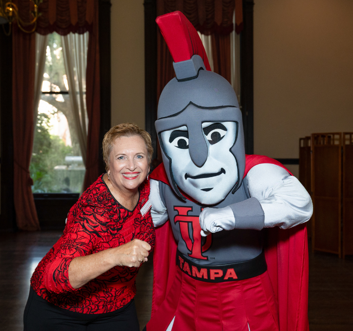 Dr. Dahlberg presenting at the Academic Symposium.