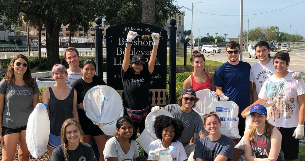 Students volunteering