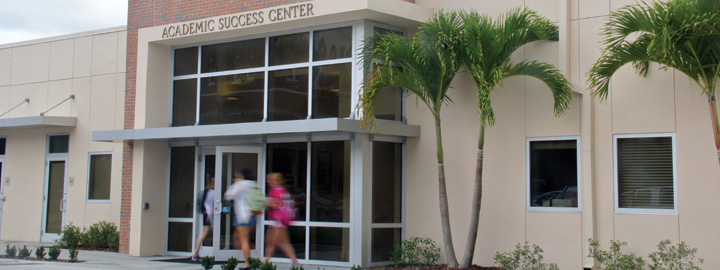 Students walking in to the Academic Success Center 