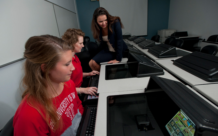 Students working in a computer lab