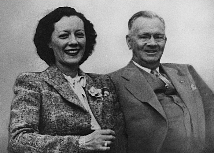 Ruby Lee and William Saunders 
