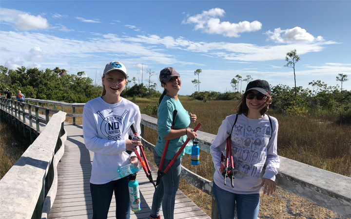 PEACE Volunteers at the beach