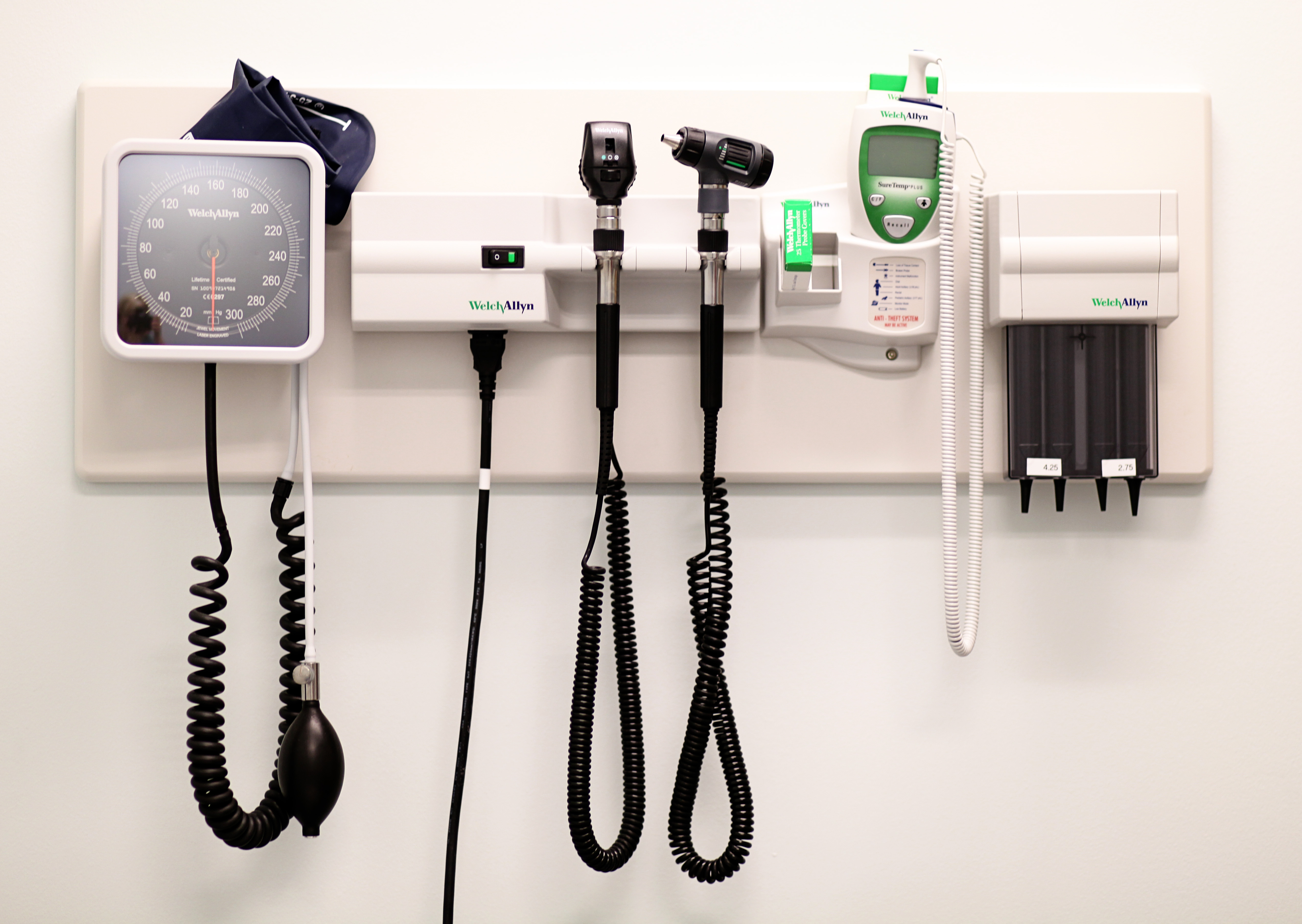 Instruments to check patient's vitals