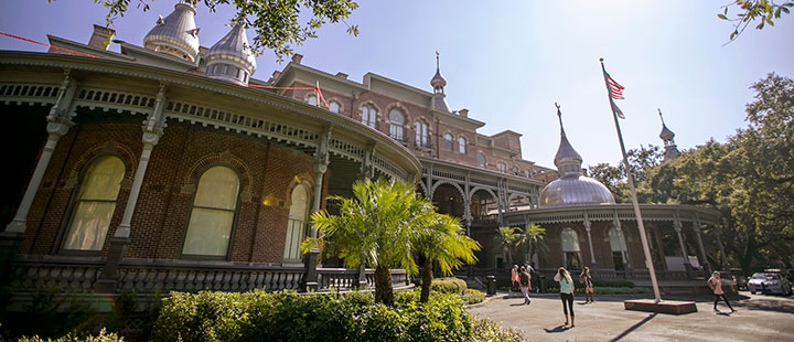 Verandah of Plant Hall