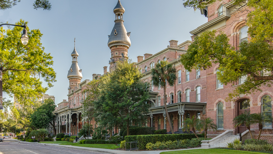 UT Honors College To Be Named After Morsani Family