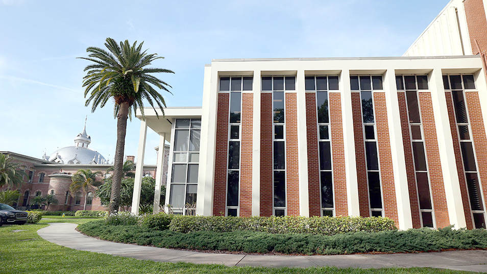 Macdonald-Kelce Library