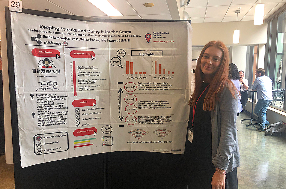 Student Renata Sindicic '21 presenting her research at a conference.
