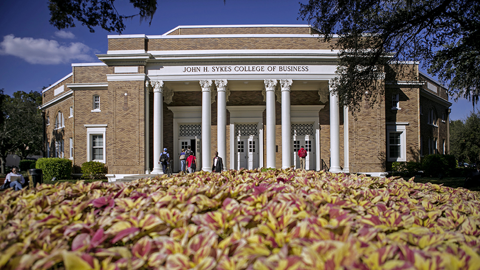 UT To Host Adam Smith Breakfast