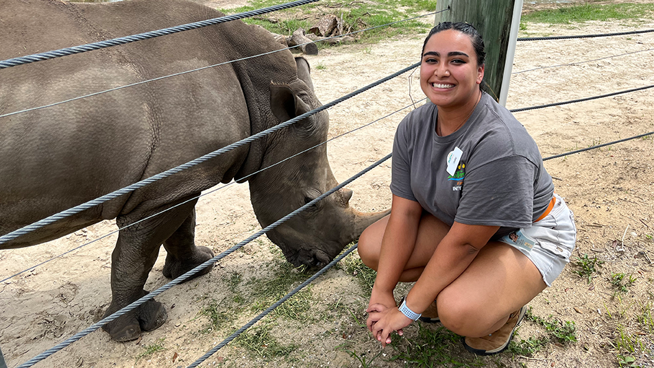 Biology Major Works up Close With Animals at Zoo Tampa